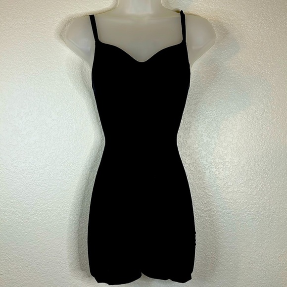 SKIMS Seamless Sculpt Black LOW BACK MID THIGH BODYSUIT Size Medium NWOT - Picture 3 of 13
